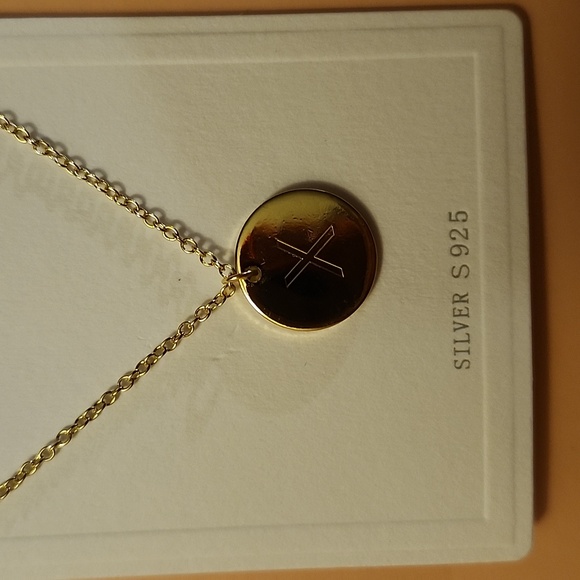 New Dainty Valloey Initial Pendant Necklace - Picture 2 of 3